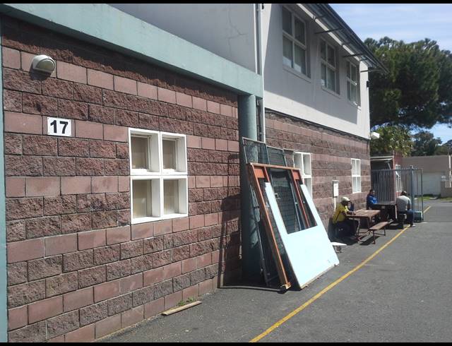 735M² FACTORY TO LET IN OTTERY